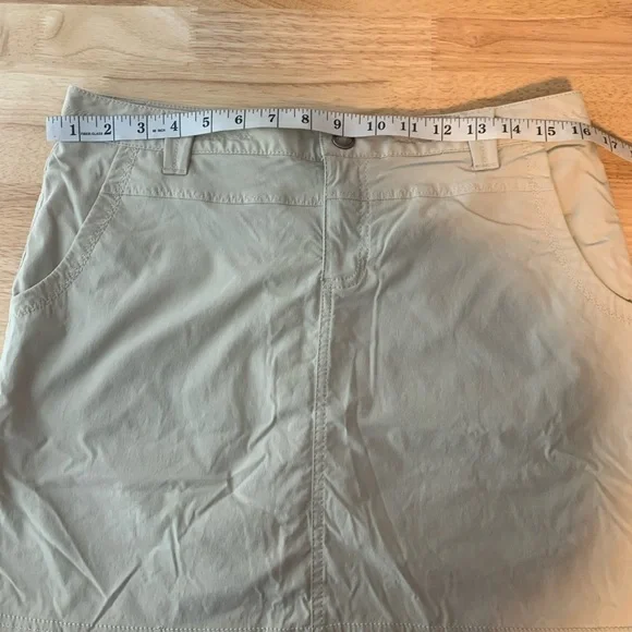 Eddie Bauer Tan Skirt with shorts underneath Size 8 - Picture 9 of 10